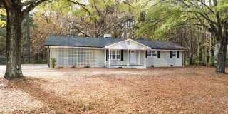 Upgraded Comfort: Charming 3-Bedroom in Durham! Gallery 1