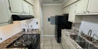 1027 Barrington Dr. Unit A Gallery 6