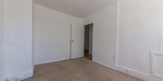 *AVAILABLE NOW* Super Affordable & Renovated 3 Bedroom Town House in the South Side Slopes! Gallery 16