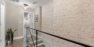 1532 N BROADWAY Gallery 21