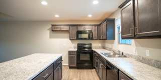 3 Bedroom Duplex with a fenced in yard in Battlefield, MO Gallery 7