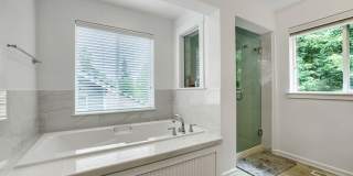 5bd/3.5ba Bellevue Hoome Gallery 22