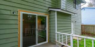 3 Bedroom/2.5 bathroom townhouse centrally located Oak Harbor Gallery 12