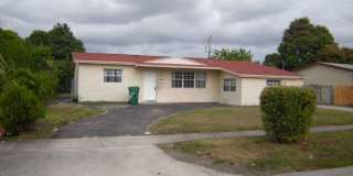 4/2 LARGE HOME WITH POOL 4/2 LARGE HOME WITH POOL Gallery 1