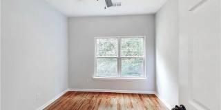 Room in 4 Bedroom Home at Harlan Rd SW Gallery 23