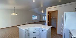 Price Drop!-Exceptional 2200 sq ft Three Bedroom 2 Bath Rambler in Fed Way - with A/C Gallery 14