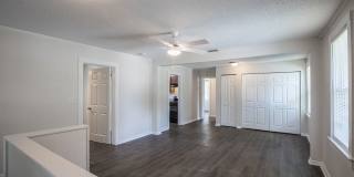 Spacious 3 bedroom, 1 Bathroom Upper Level Duplex Apartment Gallery 12