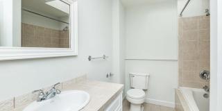 4099 Falls Road Gallery 12
