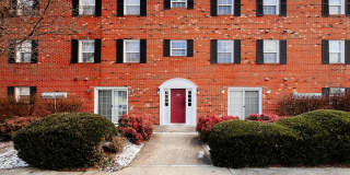 Updated 2 Bedroom, 1 Bath Condo Gallery 1