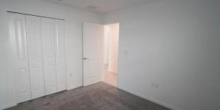 Single Family House Minutes to Davenport Posner Park Shopping Mall Gallery 17