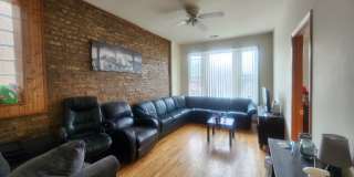 2048 N Western Ave Gallery 1