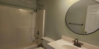 Comfortable 3-Bedroom, 2-Bath Lower Unit with Fully Fenced Yard in West Bremerton Gallery 6