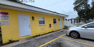* HALF OFF 1ST MONTH'S RENT WITH 13 MONTH LEASE * Gallery 1