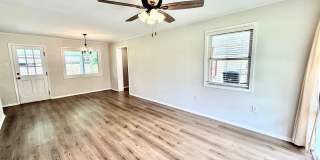 Updated 3 Bedroom Home with Large Fenced Yard in Land O' Lakes Gallery 5