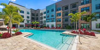 55+ Active Adult Apartment Homes - The Pointe at Lakewood Ranch Gallery 12