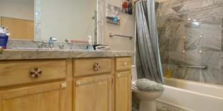 Spacious 3/2 with In-Law Suite Gallery 23