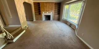 2-BED, 1 BATH BEAUTIFUL SINGLE- FAMILY HOME IN CLEVELAND HEIGHTS! Gallery 1
