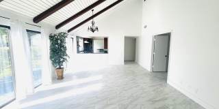 241 NW 15th Street Gallery 7