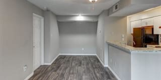 Hub at 934 Apartments Gallery 19