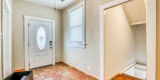 1701 ELM Street Gallery 18