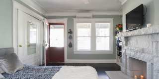 Charming Upper Floor 2 Bed / 1 Bath with Bonus Studio in a Prime Echo Park Location Gallery 5