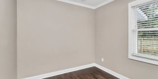 Adorable Modern 2 Bedroom Duplex! Gallery 12