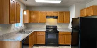 SW Updated Home - Wood Laminate Flooring, Front Porch & Deck! SW Updated Home - Wood Laminate Flooring, Front Porch & Deck! Gallery 6
