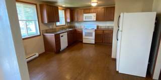 Spacious & Bright 2-Bedroom, 1-Bath upper-level fourplex- located in Spokane Valley! Gallery 1