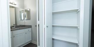 Emerald Apartments Gallery 48
