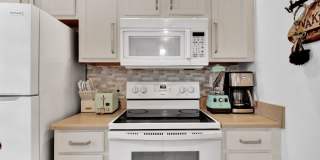 Spacious 4BR Townhome in Kissimmee Spacious 4BR Townhome in Kissimmee Gallery 1