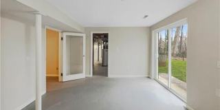 Room in 3 Bedroom Home at Foxcroft Dr Gallery 13