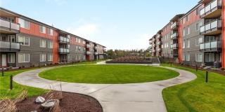 Beautiful Sand Point Condo with Pool & Garage Parking Gallery 10