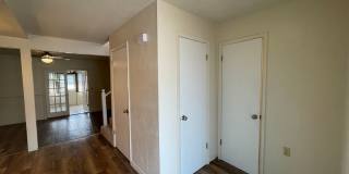 Cozy 3 bed 2.5 Bath Townhome Gallery 3