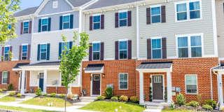 Luxury Townhouse in Stonecliffe of Atwater! Gallery 1