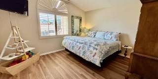 76923 Turendot Street Gallery 29