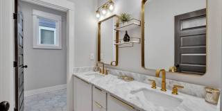 Gorgeous FULLY FURNISHED Home Just Off Charlotte Ave. Gallery 33