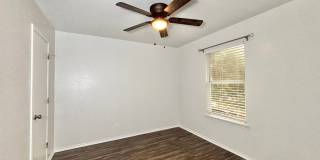 Gorgeous 4 bedroom home! Gallery 19