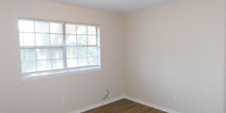 2 bedroom 1 bath duplex available for rent! Gallery 11