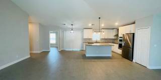 4/2.5/2  Home off of California Blvd. Gallery 6