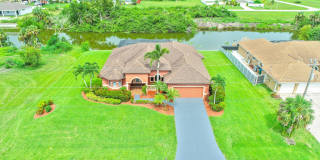 Fully Furnished Heated Pool Home Gallery 18