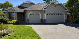 Large Single Level 4 Bedroom 2 Bathroom Home located in Northeast Rohnert Park Gallery 1