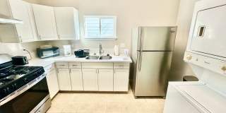 Fully Furnished Tower District Studio Gallery 8