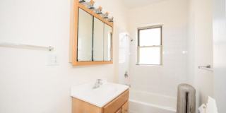 5115 North Winchester Avenue Gallery 3
