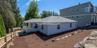 Updated Three Bedroom Home in Milwaukie - Large Fenced Yard! DEPOSIT SPECIAL Gallery 3