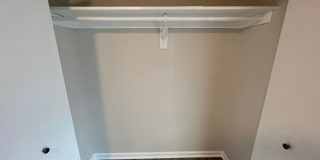 Room in 6 Bedroom Home at Henslowe Dr Gallery 35