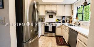 Charming and Bright 3 bed in Convenient Poulsbo community with amazing views! Gallery 9