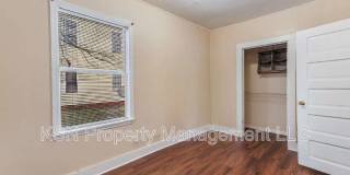 1921 Reynolds Street Gallery 17