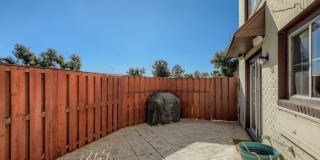 Beautifully partially furnished townhome in Las Vegas Country Club Gallery 14