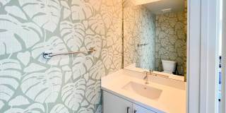 Luxury Townhome Centrally Located in Silverlake! Gallery 16