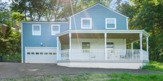 Beautifully Renovated 5 Bed/3 Bath Farmhouse in Upper St. Clair - Available Early June! Gallery 1